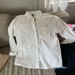 H&M Women’s White Button Down NWT